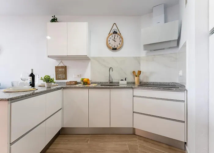 Apartment Malagasuite Cozy & Pool