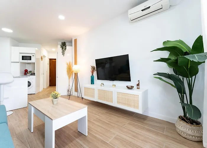 Malagasuite Cozy & Pool Apartment *